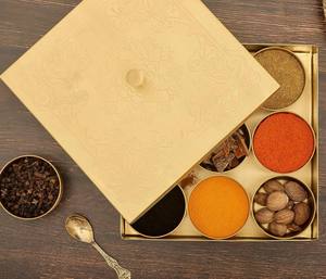 Boîte à épices Masala en laiton artisanale, ensemble de boîtes à épices pour la cuisine, boîte à Masala très demandée provenant d'un fabricant indien - Product Image 1