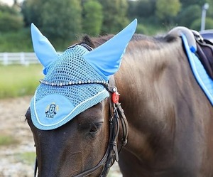 T TEKE Magnifique bonnet pour cheval, 68% viscose + 32% acrylique, maille crochetée à la main avec passepoil élégant, oreilles en spandex - Product Image 3