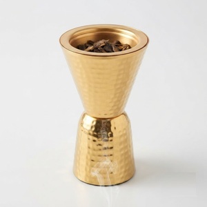 Quemador de incienso de madera artesanal con caligrafía árabe intrincada, quemador de bakhoor de madera de teca de lujo y Mubkhar hexagonal en venta - Product Image 3