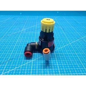 Régulateur de pression pneumatique Parker 14R013F, utilisé comme pièce détachée pour équipement semi-conducteur Legacy - Product Image 5