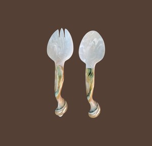 Vente en gros d'ustensiles de cuisine artisanaux en nacre naturelle : cuillères et fourchettes à salade en coquille de nacre. - Product Image 4