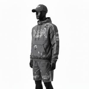 Conjunto corto de chaqueta cortavientos ligera de poliéster para hombre, tejido transpirable, diseño de paneles grises, logotipo personalizado con transferencia térmica, talla grande - Product Image 4