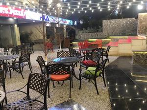 <b>White</b> Cast Metal Outdoor <b>Dining</b> Set <b>Round</b> <b>Table</b> with 4 Chairs Traditional Design Durable Garden Furniture for Patio Balcony - Product Image 3