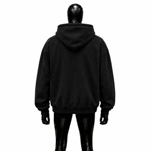 Sudadera con capucha negra City Boyz con cremallera, estilo urbano oversize, estampado gráfico, diseño de letras desgastadas, moda urbana para hombre - Product Image 2