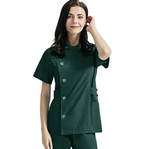 Tenues médicales personnalisées avec logo sur mesure pour hôpitaux, cliniques, centres dentaires, services vétérinaires – Durables pour femmes - Product Image 1