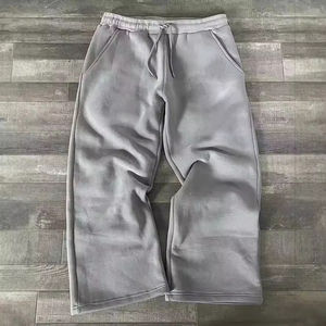 กางเกงวอร์มขาบานทรงตรงสำหรับผู้ชาย ปักลายตามสั่ง ผ้าฟลีซ ทรงวินเทจ ล้างสีแบบแอซิดวอช - Product Image 5