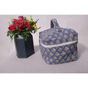 Bolsa de Maquillaje Ligera de Algodón con Diseño Floral, Estilo Boho, con Cierre, para Organización, Estilo Cottagecore, Grande, para Uso Diario, Tendencia de Moda - Product Image 4