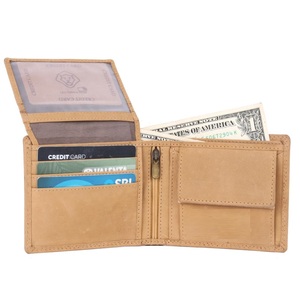 Portefeuille en cuir pour homme au design unique avec finition haut de gamme, sécurité RFID et design compact pour un usage quotidien - En vente - Product Image 5
