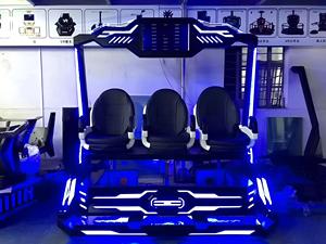 Système d'arcade de réalité virtuelle à mouvement complet Ultimate 3-Seat VR Gaming Pod avec écran tactile - Product Image 3