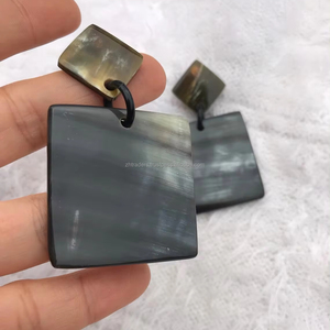 ต่างหูไข่มุกและเพชรแบบโมเดิร์นทำด้วยมือพร้อมแตรควายธรรมชาติปรับขนาดได้สำหรับเด็กผู้หญิง - Product Image 2