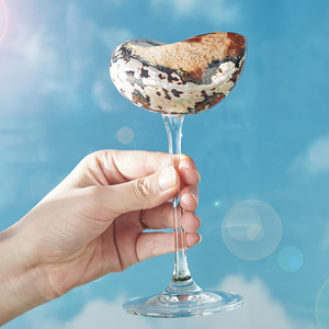 Vaso de cristal con diseño de conchas marinas para bebidas y agua, decoración oceánica. - Product Image 2