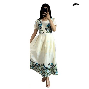 Colección Super Hit: Kurta Reversible de Diseño Moderno con Bordado Multicolor en Algodón Kora para Mujer, Elegante para Bodas/Fiestas - Product Image 1