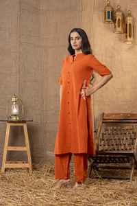 Ensemble coordonné en coton pour femmes – Broderie fine, élégant pour tous les jours |   Vêtements de bureau - Product Image 2