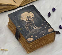 Journal/Agenda artisanal en cuir vintage, relié à la main, avec 100 feuilles de papier fait main à bords festonnés, style Grimoire du Loup Lunaire