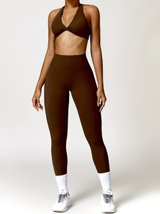Ensemble de sport deux pièces pour femme : haut court dos nu à col halter et legging de sport gainant pour la course et la gym - Product Image 1