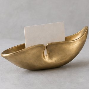 Porta Tarjetas de Visita de Latón Hecho a Mano - Decoración Moderna para Mesa de Boda - Product Image 1
