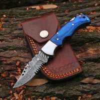 Cuchillo plegable hecho a mano de grado industrial OEM con funda y mango de madera, cuchillo de bolsillo plegable personalizable de acero de Damasco DIY