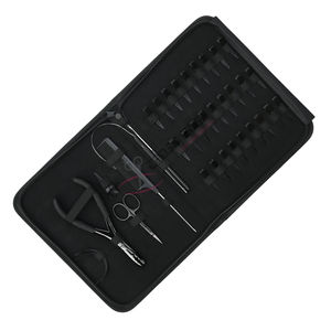 Kit complet d'outils pour extensions capillaires : Pince à micro-anneaux, crochet de tirage, peigne à queue, doigtier et aiguilles, ciseaux - Product Image 1