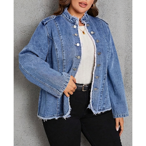 Chaqueta larga de mezclilla vintage lavada para mujer con ribete deshilachado - Product Image 6
