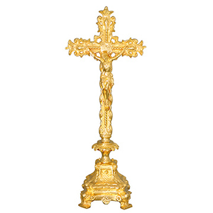 Crucifijo de pie de latón macizo con acabado dorado |   Cruz de Altar Católica – DOUBLE VEE EXPORTS - Product Image 1