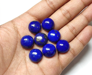 พลอยรูปทรงกระสุนสีดำธรรมชาติจาก R K International Gems ขนาด 4 มม. แบบคาโบชอง สำหรับทำเครื่องประดับ จากรัฐราชสถาน จำหน่ายจำนวนมาก - Product Image 3