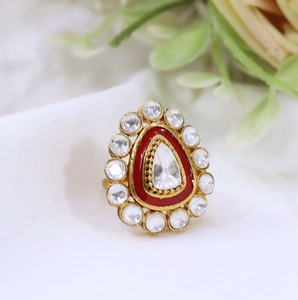 Anillo Elegante y Ajustable con Incrustaciones de Moissanita en Oro Chapado de Latón de Alta Calidad, Colección para Bodas - Product Image 2