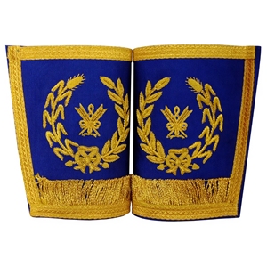 Guantes de secretario de gran rango con tela azul real y bordado de hilo dorado para ceremonias masónicas formales - Product Image 4