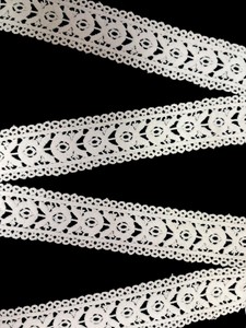 Ribete de encaje de algodón blanco al por mayor de fábrica, cinta de ganchillo floral vintage con ojales para costura, prendas de vestir y textiles para el hogar - Product Image 3