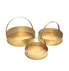 Panier en métal plaqué or de qualité supérieure pour le rangement, taille personnalisée, panier à fruits en métal de la meilleure qualité pour la maison, les hôtels et les restaurants - Product Image 2