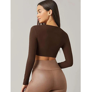 Haut court marron à manches longues pour femme, col rond, couleur unie, coupe minimaliste, tricoté en Spandex et Nylon, séchage rapide, toutes saisons - Product Image 5