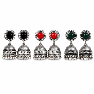 Artículo en Venta Caliente: Pendientes Colgantes de Latón Oxidado Chapado en Oro Antiguo con Ónix Negro y Ónix Verde Coral, Estilo Bollywood Jhumka para Fiesta - Product Image 6