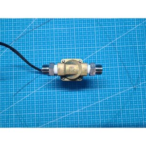 Vanne solénoïde à commande directe SMC VX2260 utilisée comme pièce détachée pour équipement semi-conducteur Legacy - Product Image 1