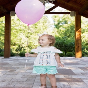 Top en coton brodé à épaules dénudées pour bébé fille, mignon et blanc, short contrasté pour enfants, vente en gros, directement à l'usine, 2020 - Product Image 2