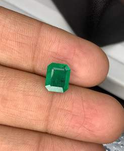 Esmeralda zambiana natural de primera calidad, talla octogonal, para uso en joyería de alta gama. - Product Image 2