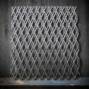 India Supply High Quality Industrial Perforated Expanded <b>Mesh</b> Stainless Steel <b>Wire</b> Bending Protecting <b>Mesh</b> - Product Image 3