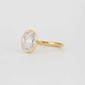 Bague de fiançailles en or massif 14 carats avec diamant de laboratoire taille ovale sur mesure, monture closée en or 14 carats, bague solitaire pour femme, OEM - Product Image 4