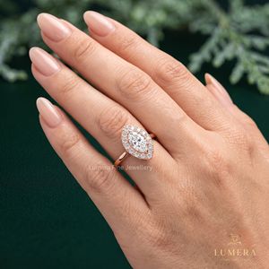 Anillo de compromiso con corte marquesa y halo, de oro macizo, minimalista, con diamante de laboratorio, apilable, para novia, regalo - Product Image 6