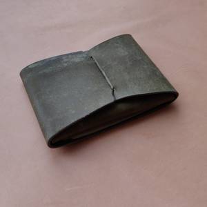 Portefeuille en cuir de vachette de qualité supérieure, sans couture, construction minimaliste et discrète, porte-cartes fin, poche avant LSSW-0029 - Product Image 2