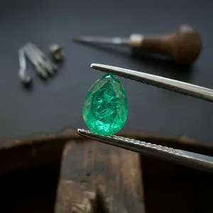 Émeraude Verte Naturelle Colombienne Coupe Poire 1.06CT Pierre Précieuse Facettée Libre pour la Fabrication de Bijoux et les Collectionneurs Zehra Gems - Product Image 2