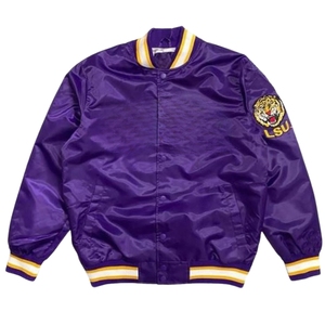 Chaqueta Varsity Roja de Satén Bordada Personalizada para Hombre, Chaqueta de Invierno Estilo Americano Universitario, Transpirable, de Alta Gama, Fabricada en Satén - Product Image 1