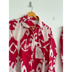 Vestido Camisero Bohemio de Manga Larga con Cuello en V, Tela Crepé 100% Algodón, Rayas Rojas y Blancas, Ecológico, Transpirable, Corte Regular, para Todos - Product Image 4