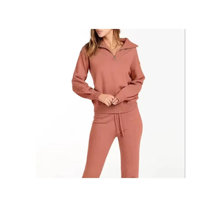 Ensemble de survêtement tendance en velours uni pour femme, deux pièces, veste zippée et pantalon de jogging, tissu doux et brillant, logo personnalisé - Product Image 2