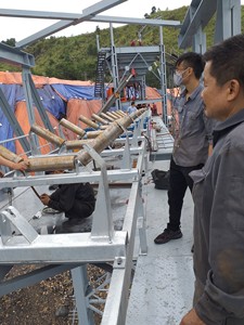 เครื่องชั่งสายพานแบบปริมาณ 1200 ตัน/ชม. สำหรับทราย ถ่านหิน เหมืองแร่ ระบบอิเล็กทรอนิกส์ ความแม่นยำสูง รองรับการผลิตตามแบบ OEM - Product Image 4
