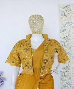 Sari de seda crepé de diseño con encaje, listo para usar, blusa koti, ropa de fiesta, precio al por mayor, diseño moderno, prendas étnicas duraderas. - Product Image 6