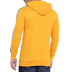 เสื้อฮู้ดดี้สีเหลืองผู้ชายปี 2024 โลโก้แบบกำหนดเอง สไตล์สตรีทแวร์ แถบข้าง ดีไซน์ลำลอง ผ้าฝ้ายคุณภาพสูง ขายส่ง เสื้อสเวตเชิ้ตทรงเข้ารูป - Product Image 3