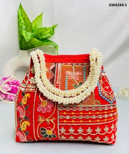 Bolso Potli Rajastaní de Lino Multicolor con Lentejuelas, Cierre Magnético, Forma de Silla de Montar, Hecho a Mano, de Diseño, para Bodas, para Mujeres y Niñas, para la Noche - Product Image 2