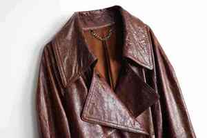 Abrigo Largo de Cuero Genuino Marrón Vintage para Mujer, con Cuello de Solapa, Doble Botonadura y Cinturón - Product Image 3