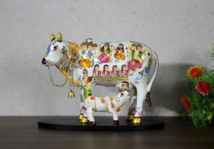 Handmade Wooden Cow And Calf Figurine With <b>Religious</b> Figures Design For Tabletop Decor Traditional Art Sculpture - Product Image 3