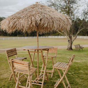 Parasol en feuilles de palmier tropicales avec poteau en bambou rustique - Parasol en chaume à longues franges pour bar tiki et terrasse extérieure - Product Image 3