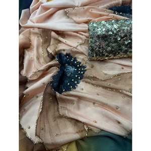 Hermoso Sari con Estampado Floral y Perlas, Trabajo Artesanal, Elegante Conjunto de Joyería Fina para Fiestas - Product Image 5